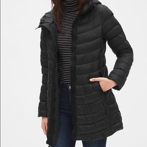 GAP Packable Mid-Length Puffer Jacket